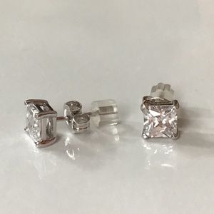 New Sterling Silver Cubic Zirconia Pierced Stud Earrings
